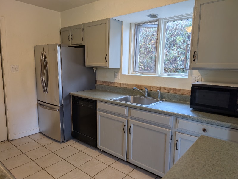 Building Photo - 2562 Cortina Ln