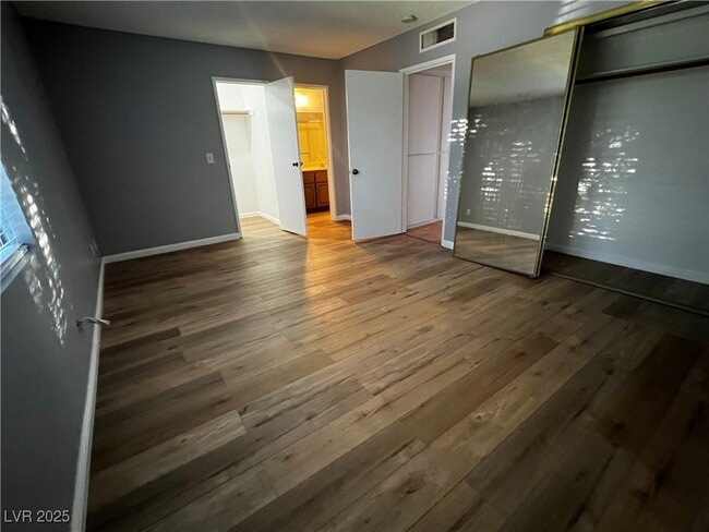 Building Photo - 301 Brookside Ln