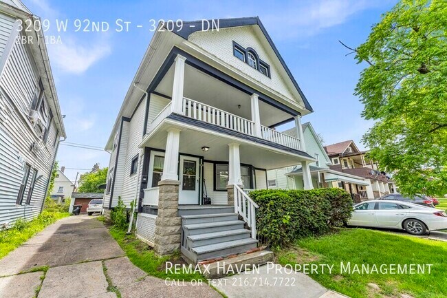 Building Photo - 3209 W 92nd St
