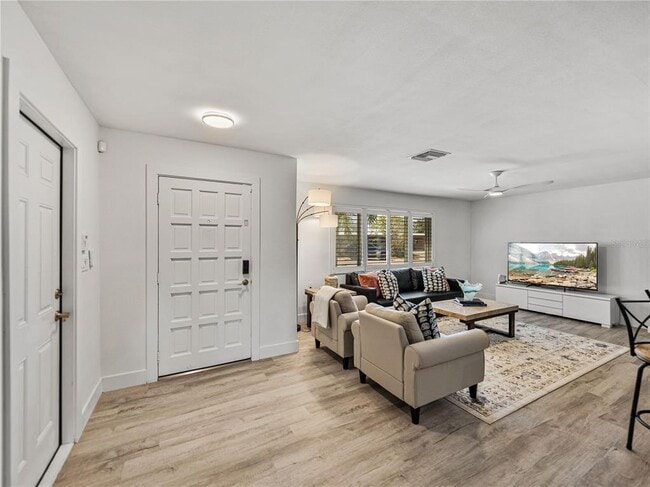 Building Photo - 7125 Shore Dr S