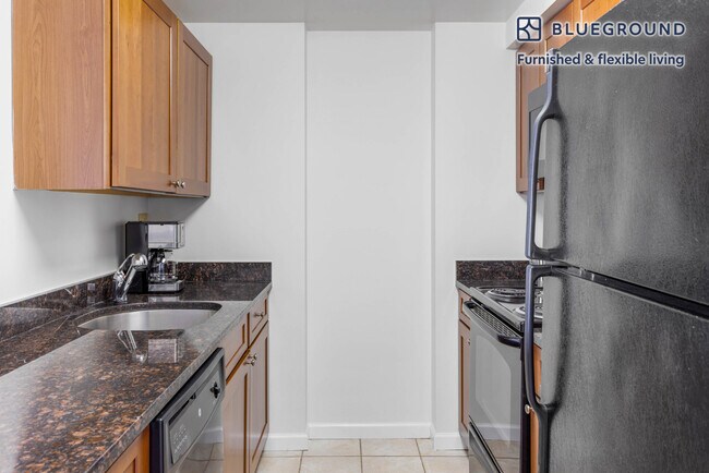 Building Photo - 10 Magazine St