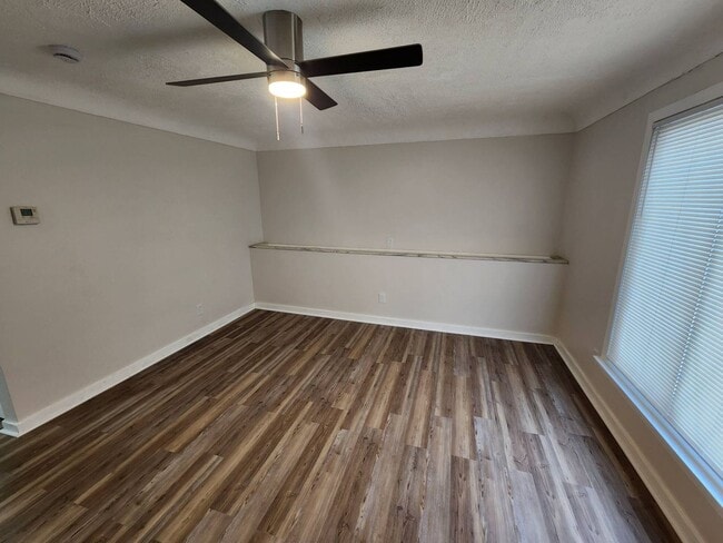 Building Photo - 2-Bedroom + Bonus Room Bungalow with Basement – Flexible Living Space