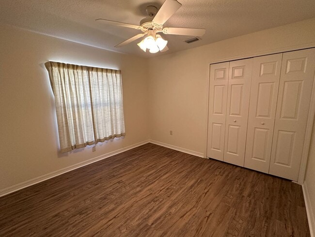 Building Photo - 4 Bedroom 3 Bath Single Family Home in The Groves of Baytree - Tavares Florida