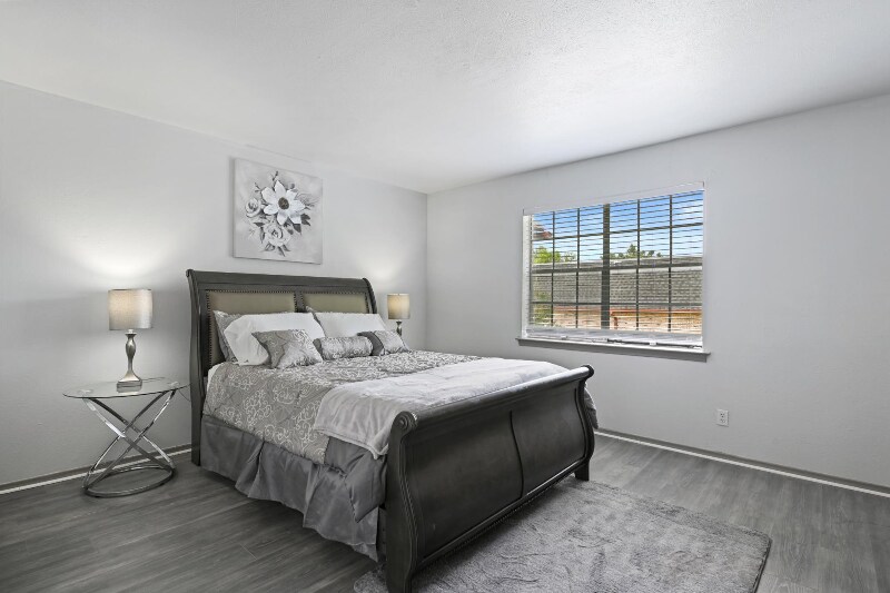 Building Photo - 1819 E Grauwyler Rd