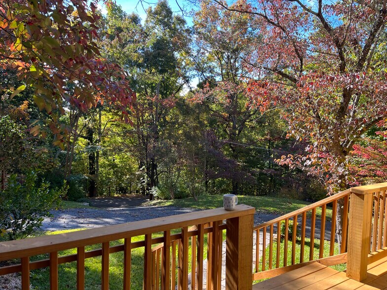 Building Photo - 250 Ridge View Cir