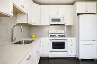 Building Photo - 434 Clinton Pl