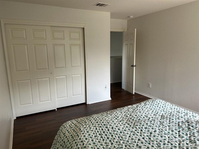 Building Photo - 608 Trail Dust Dr