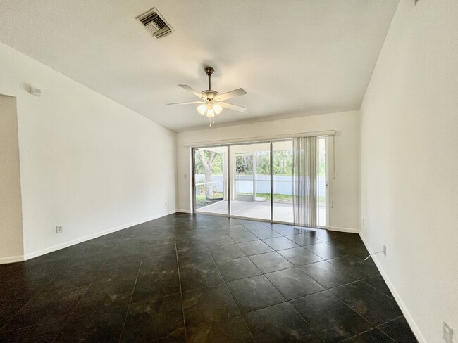 Building Photo - Lehigh Acres-NOW AVAILABLE **3 Bedroom/ 2 ...