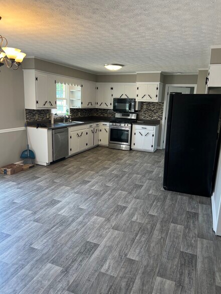 Building Photo - 864 Ashwood Dr
