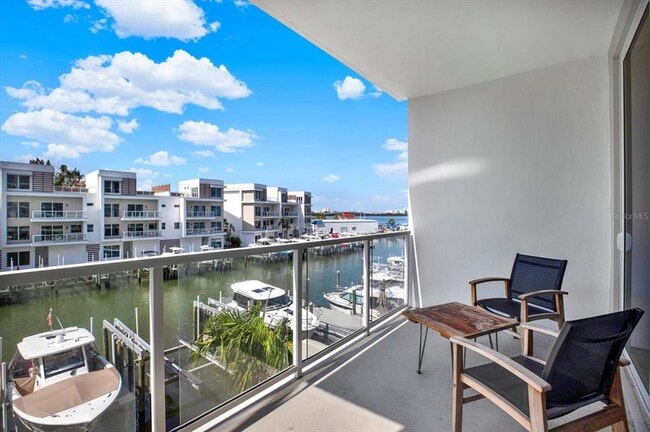 Building Photo - 920 N Osceola Ave