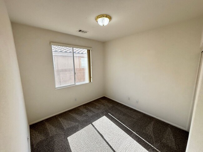 Building Photo - 10319 Splendor Ridge Ave