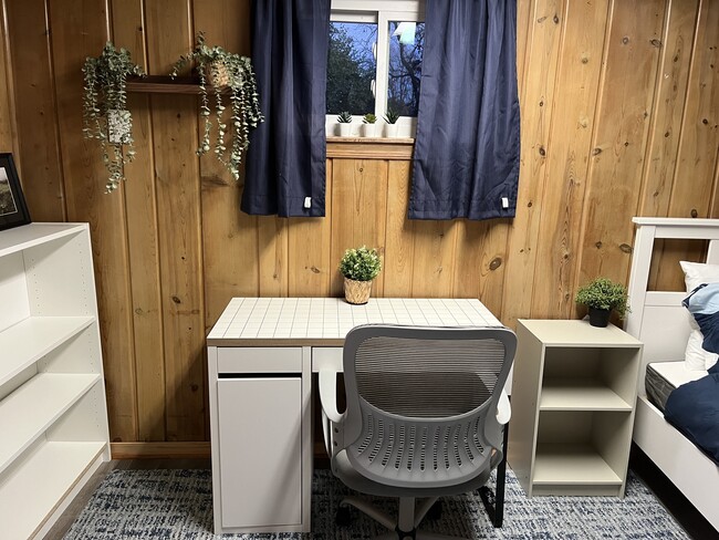 Building Photo - 1955 N Woodrow St