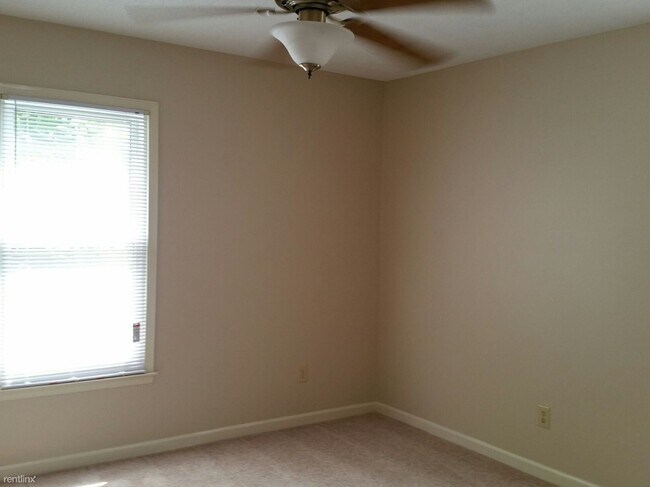 Building Photo - 2 br, 2 bath House - 4812 Tower Rd Unit D