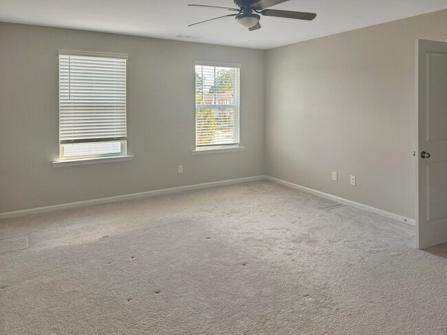 Building Photo - 4372 Grosbeak Dr