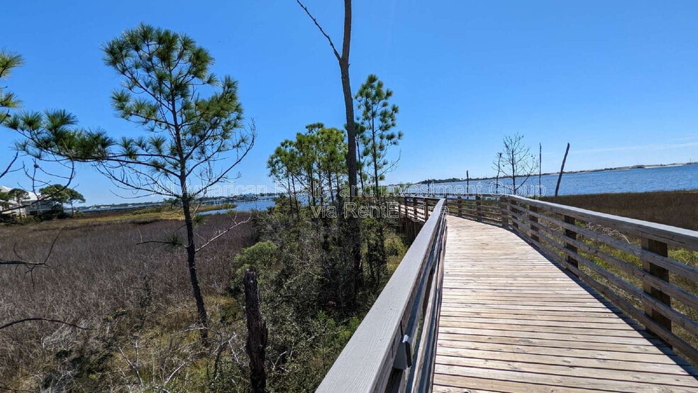 Building Photo - 917 Lajolla Ln