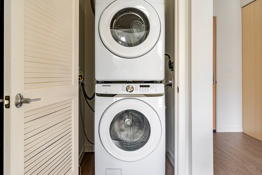 Building Photo - 3301 Innovation Wy