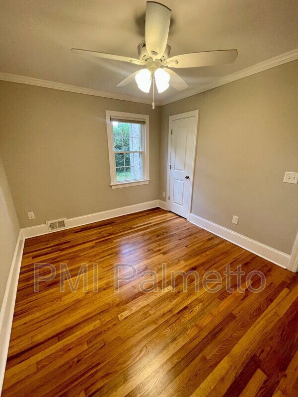 Building Photo - 746 Deerwood St