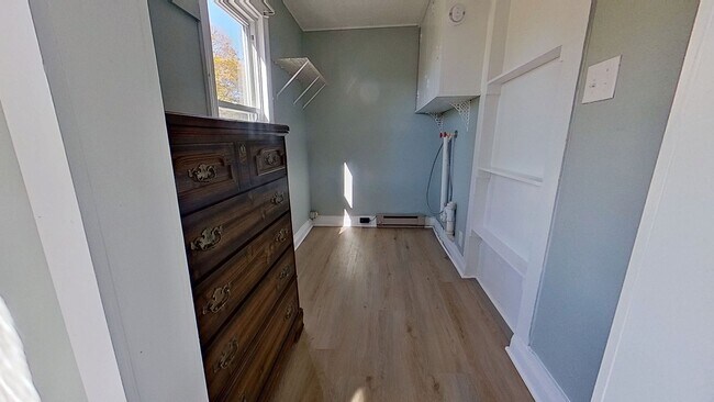 Building Photo - Beautifully Styled Colonial Home with Upgrades!