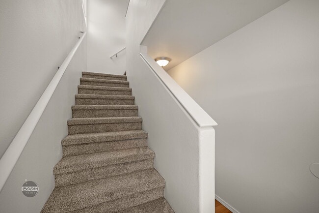 Building Photo - 401 S Wasilla St