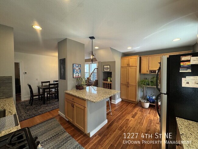 Building Photo - 1227 4th St NE