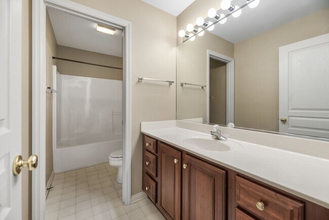 Building Photo - Beautiful 3 bedroom condo in Farragut!