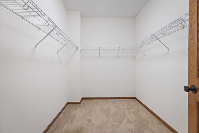 Building Photo - 161 Hawick St