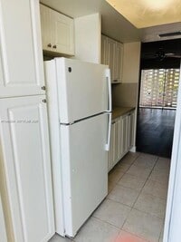 Building Photo - 1500 Crescent Cir