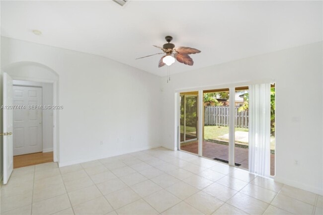 Building Photo - 13950 SW 155th Ct