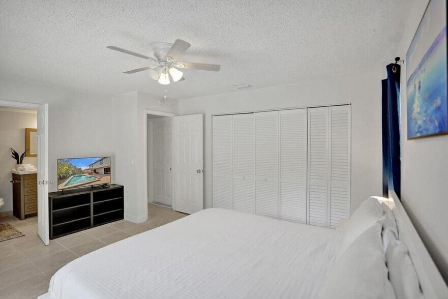 Building Photo - 3530 Chatelaine Blvd