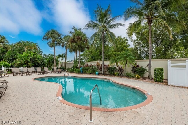 Building Photo - 15150 Royal Windsor Ln