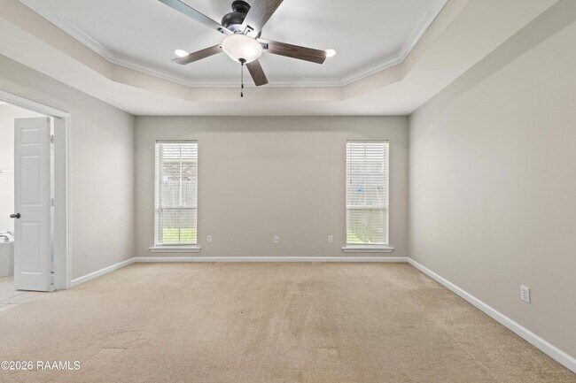 Building Photo - 412 Crest Cir