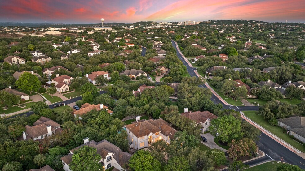 Building Photo - 402 Luna Vista Dr