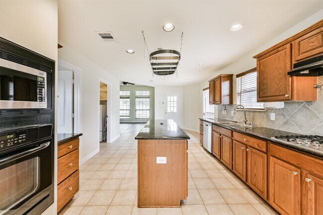 Building Photo - 2614 Brahman Dr