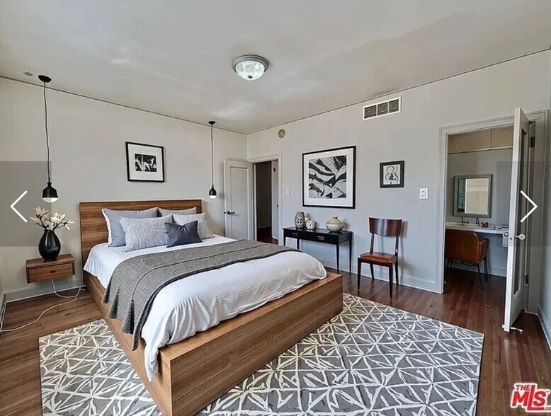 Building Photo - 145 N Sycamore Ave