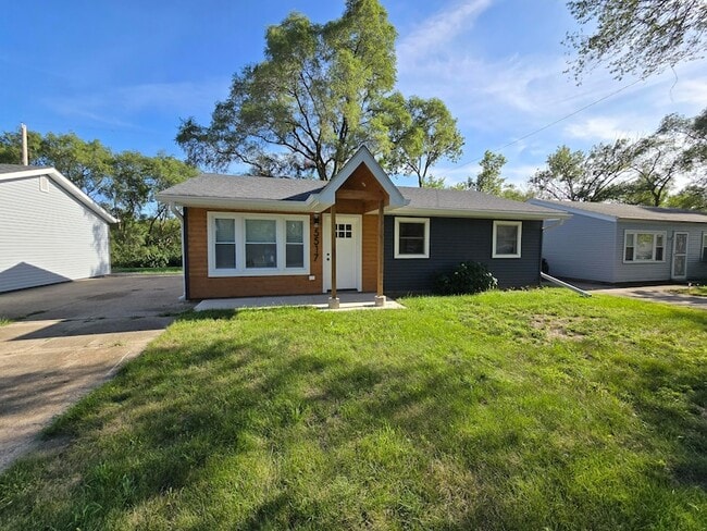 Primary Photo - 5517 E 13th Pl