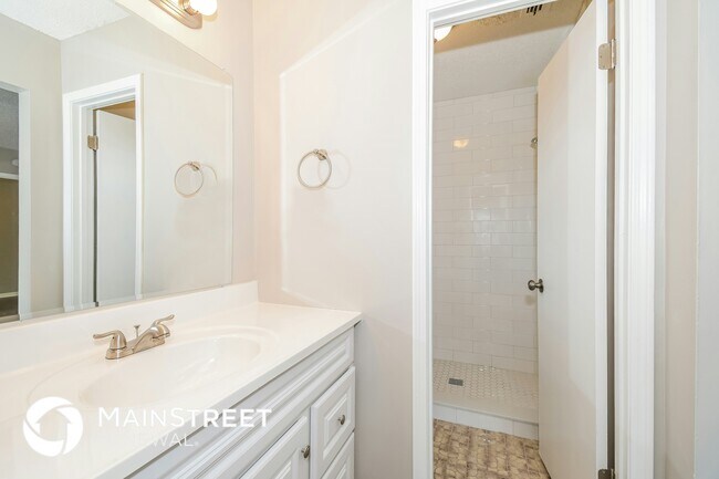 Building Photo - 7850 Blank Dr N