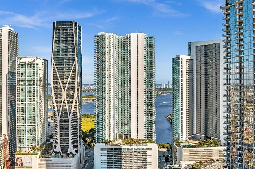 Building Photo - 900 Biscayne Blvd