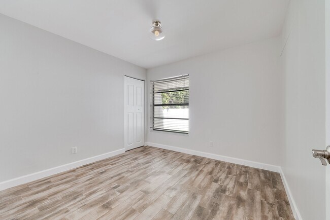 Building Photo - 11311 SW 134th Ave