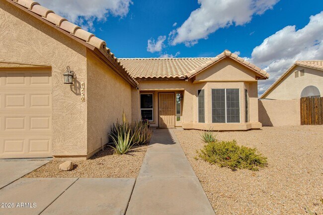 Building Photo - 4250 E Encinas Ave