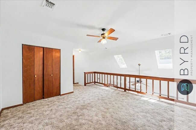 Building Photo - 5961 Sara Kay Dr