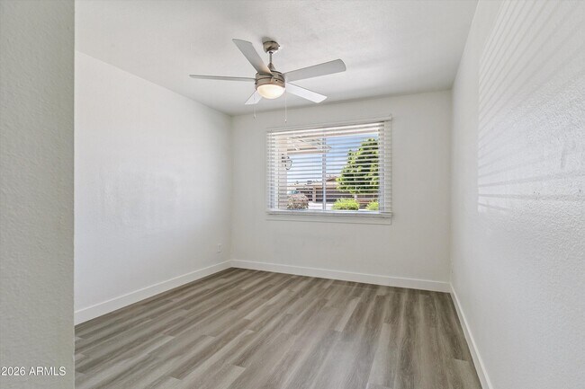 Building Photo - 3020 W Hartford Dr