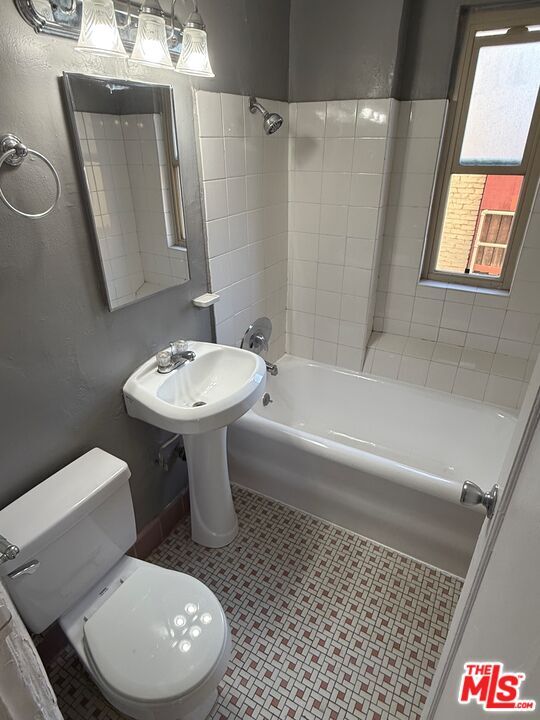 Building Photo - 5217 Hollywood Blvd