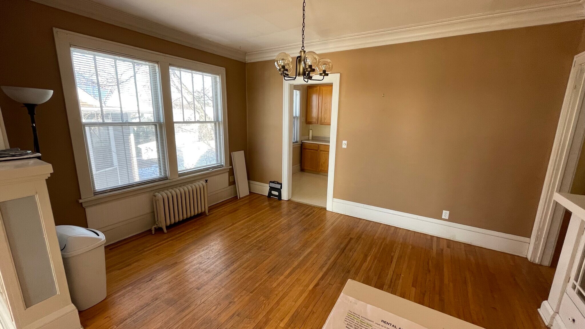 Building Photo - 881 Saint Clair Ave