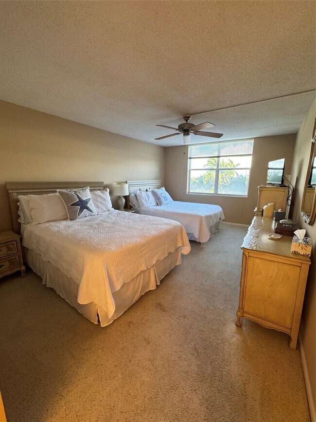 Building Photo - 5200 N Ocean Blvd