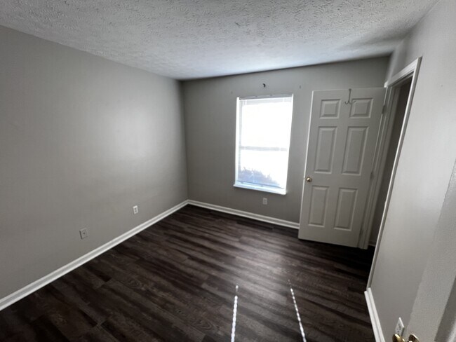 Building Photo - 4107 Blue Lick Ct