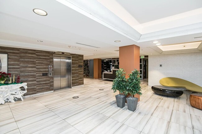 Building Photo - Condo for Rent