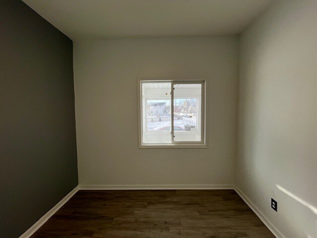 Building Photo - 934 W Garfield Ave