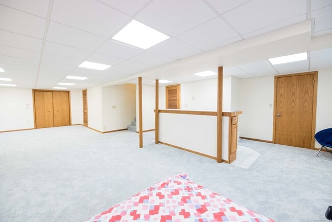 Building Photo - 18 Clifford Ave