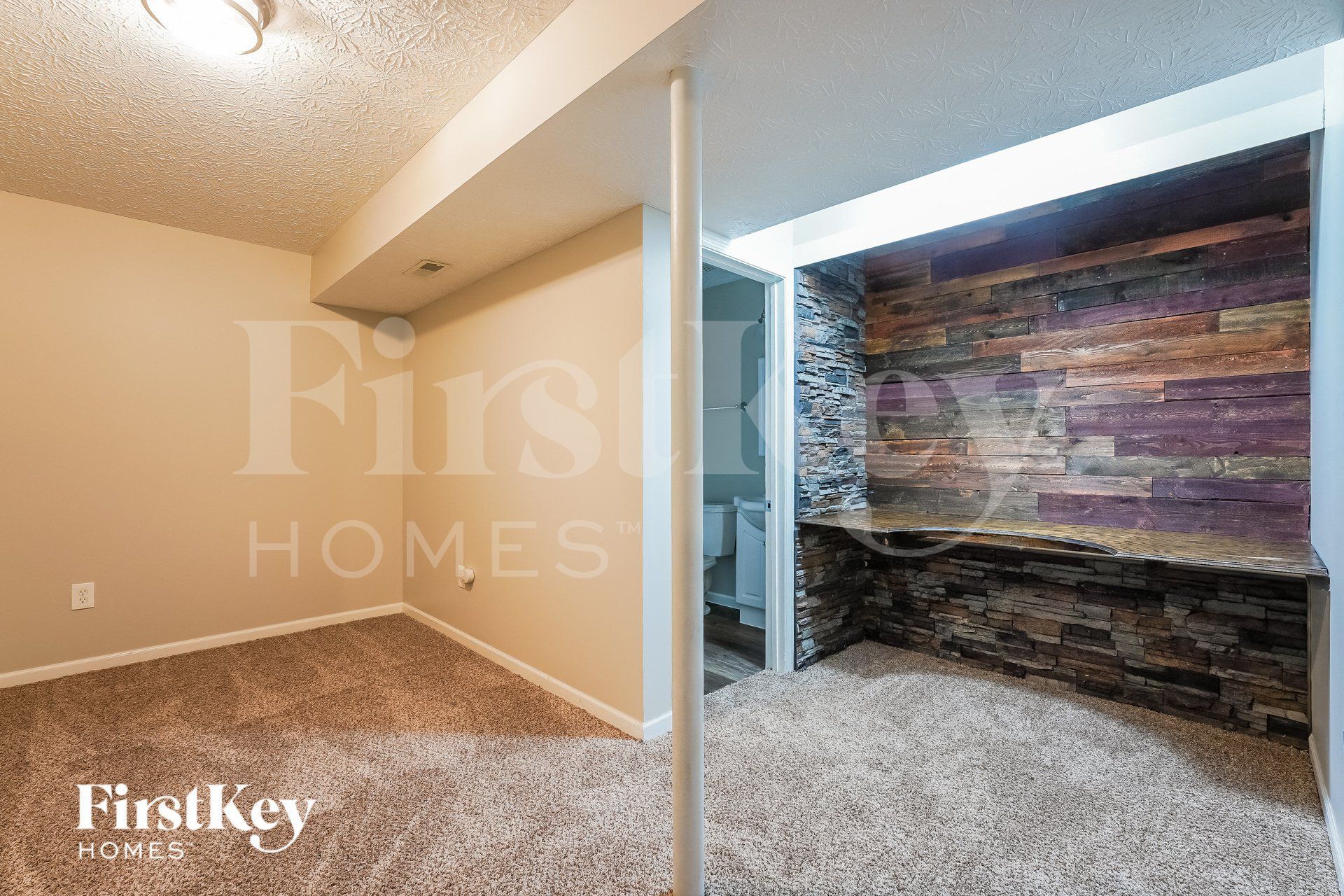 Building Photo - 426 Flat River St