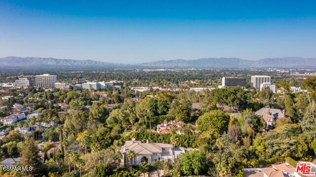 Building Photo - 4440 Hayvenhurst Ave